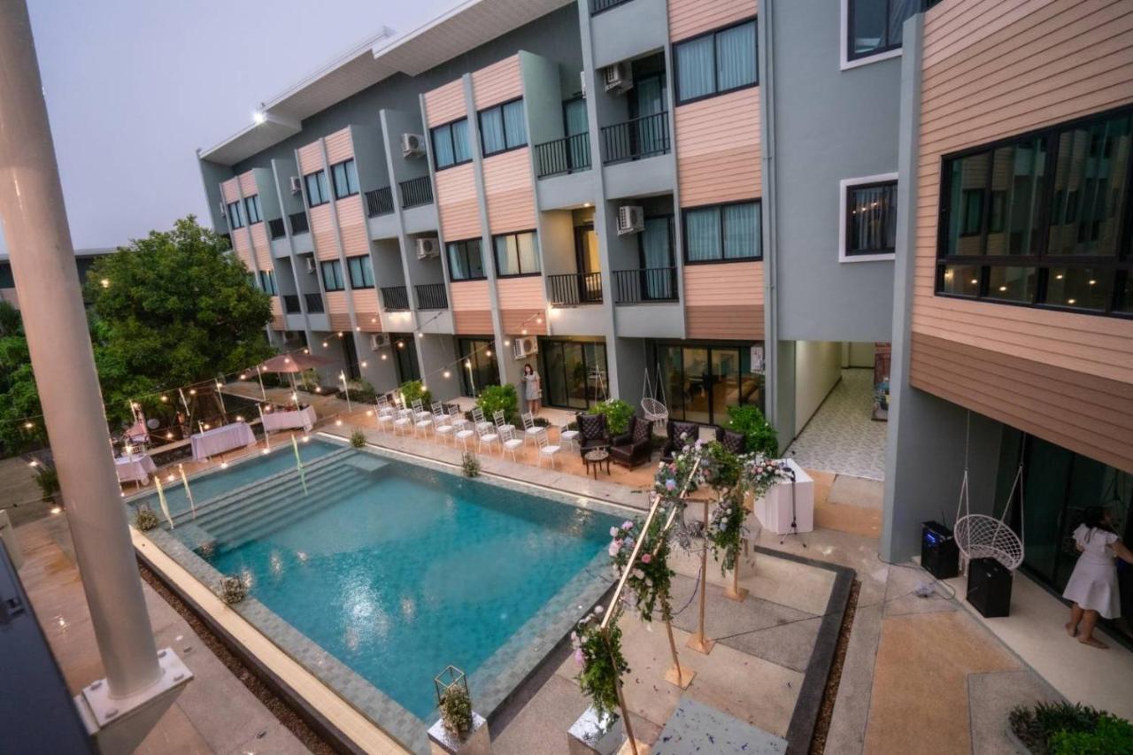 Phuket Airport Place Nai Yang Beach Exterior foto