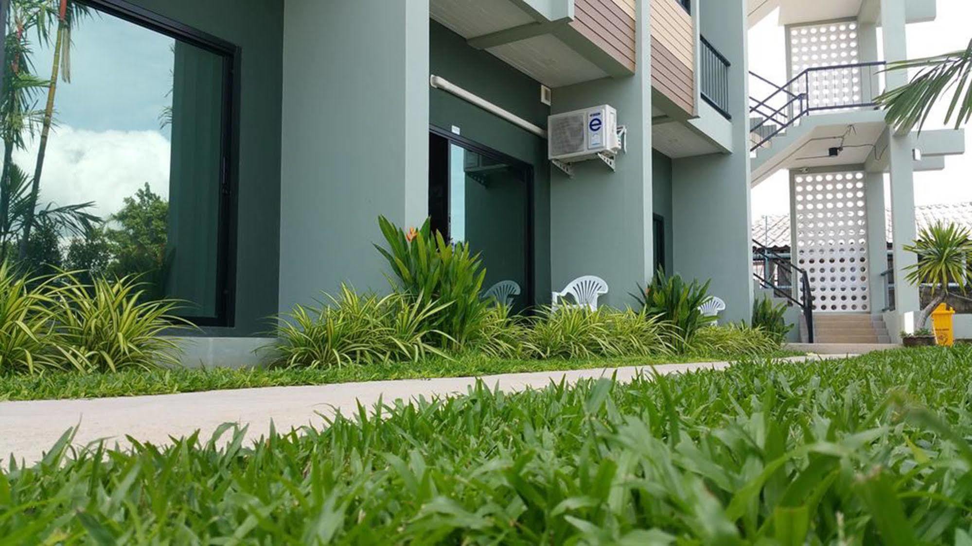 Phuket Airport Place Nai Yang Beach Exterior foto